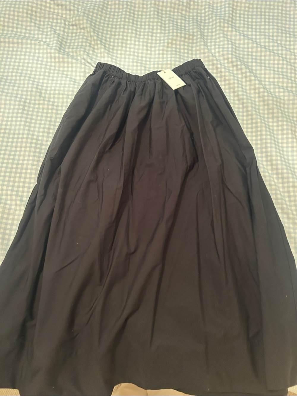 Black Aritzia luminary poplin skirt